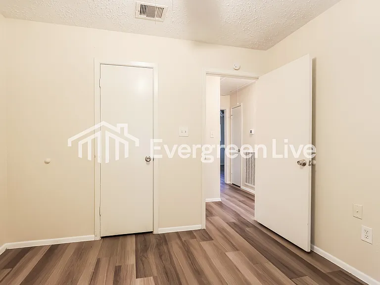 16326 Dew Drop Ln — Photo 9