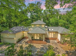 926 Saigon Rd, Mc Lean, VA 22102