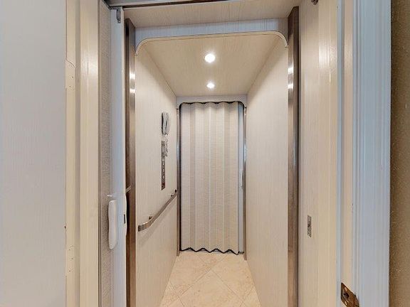 4th image of 7877 Hawthorne Dr Unit 103