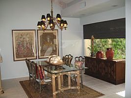 Spacious dining room for wonderful entertaining