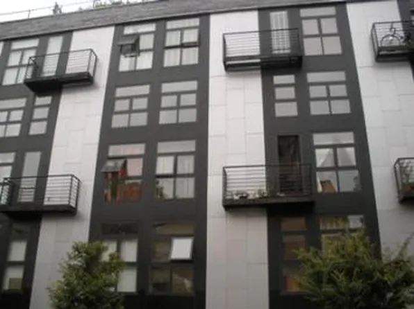 225 Maujer Street image 1 of 8