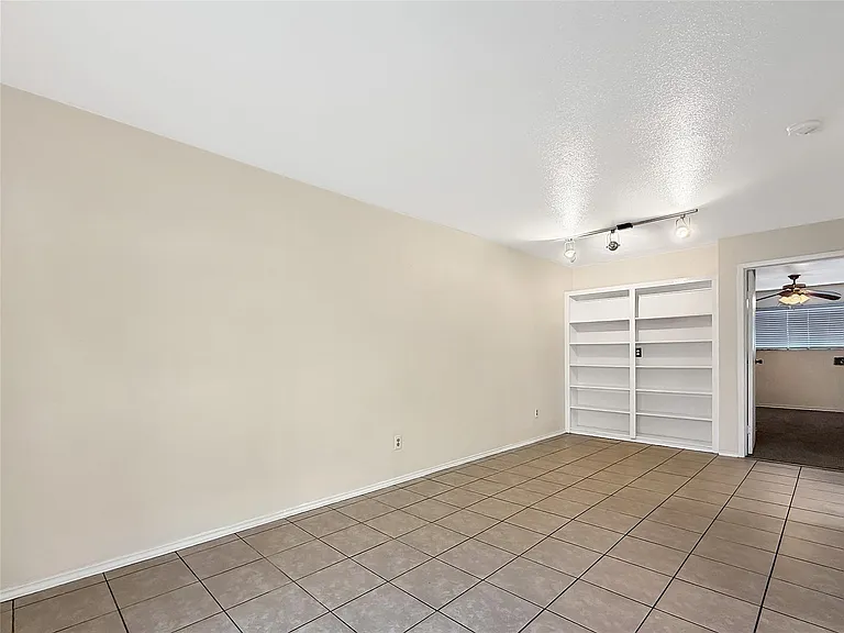 12905 Woodforest Blvd #601 — Photo 9