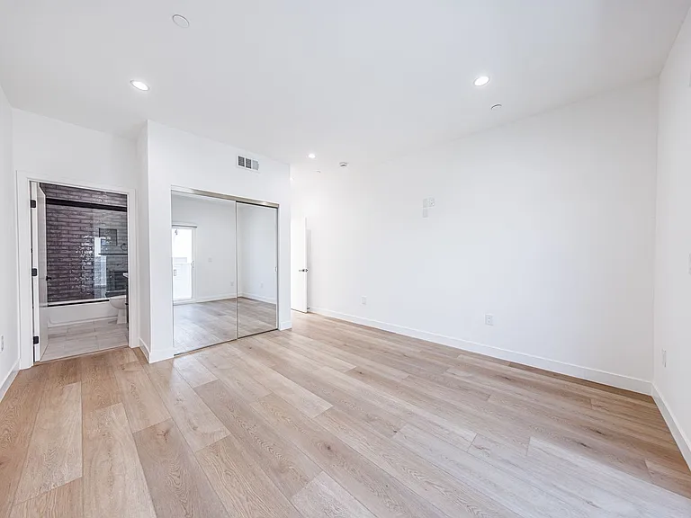 11311 Collins St — Photo 30