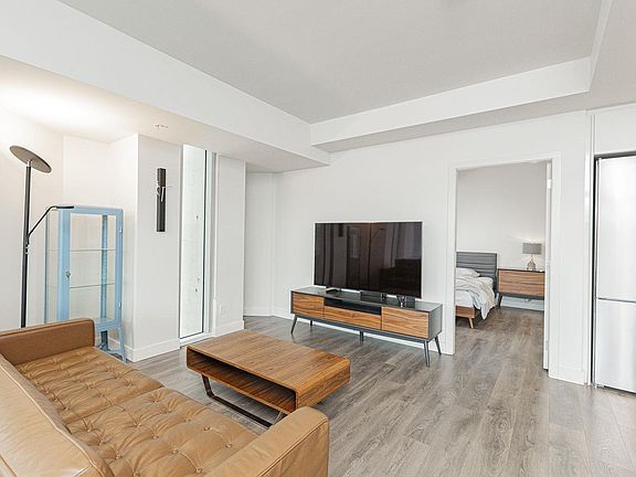 3rd image of 5688 Willow St #202