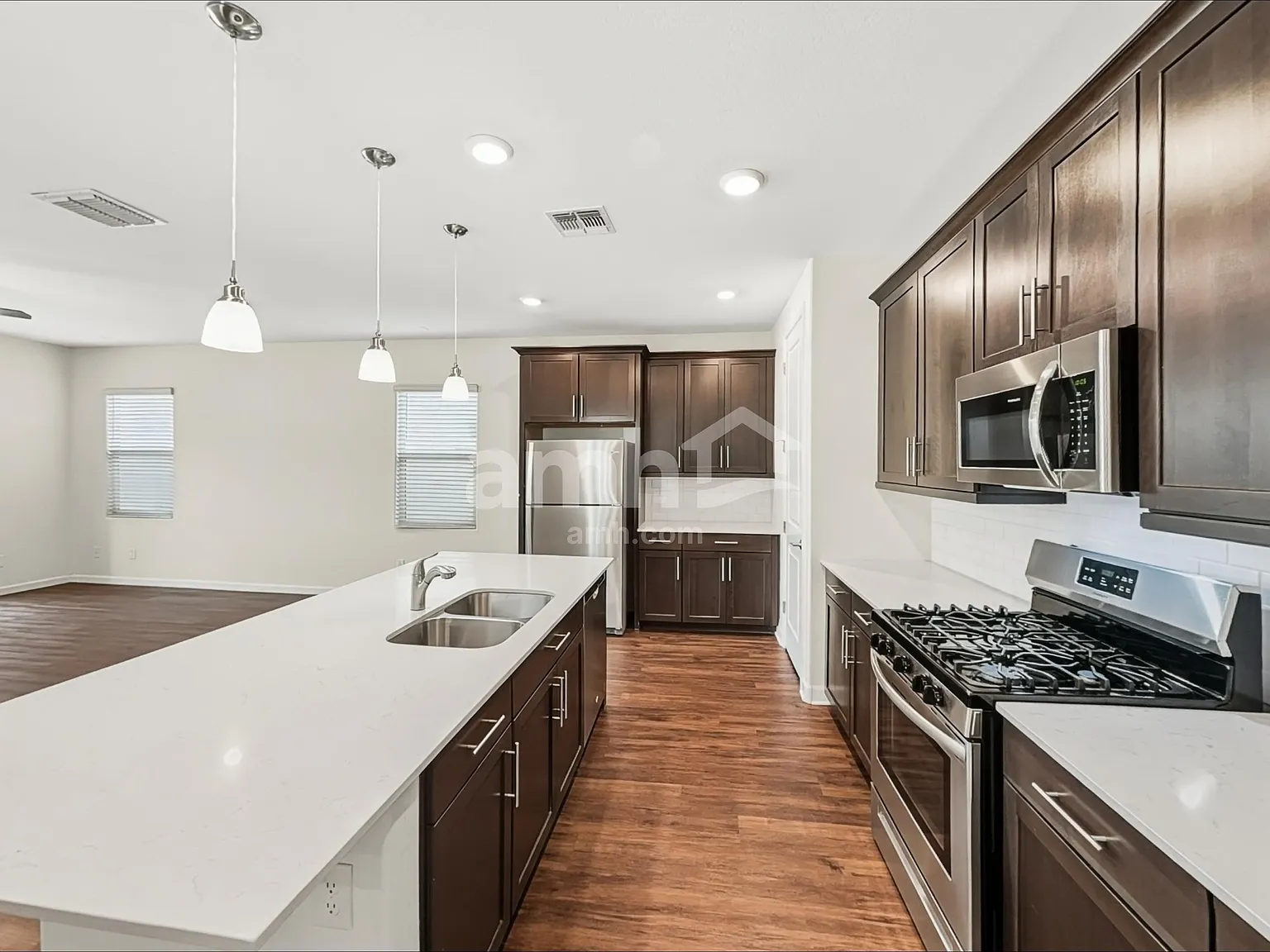 3 bed, 2.0 bath, 1763 sqft, $2,195 — Photo 4