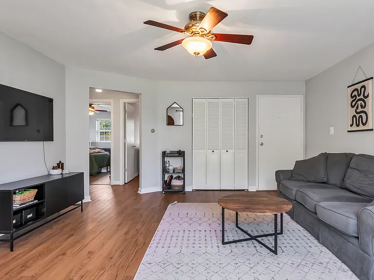 23 Edgelawn Ave #6 — Photo 7