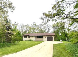 2122 Houser Rd, Holly, MI 48442