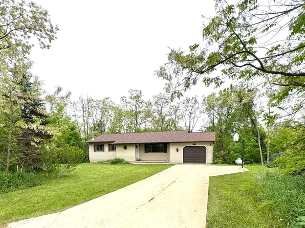 2122 Houser Rd, Holly, MI 48442