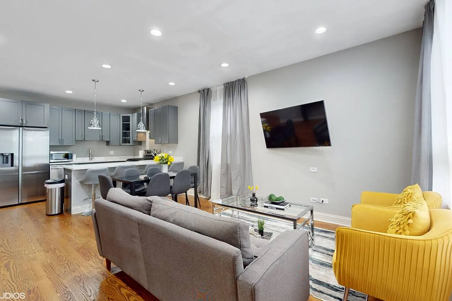 4 bed, 2.0 bath, 1496 sqft, $4,534 — Photo 3
