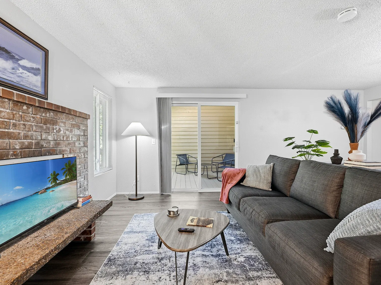2 bed, 1500 sqft, $4,500 — Photo 2