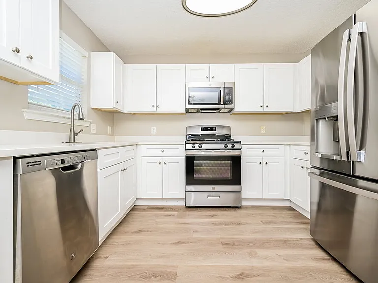 608 Fieldcrest Dr — Photo 5