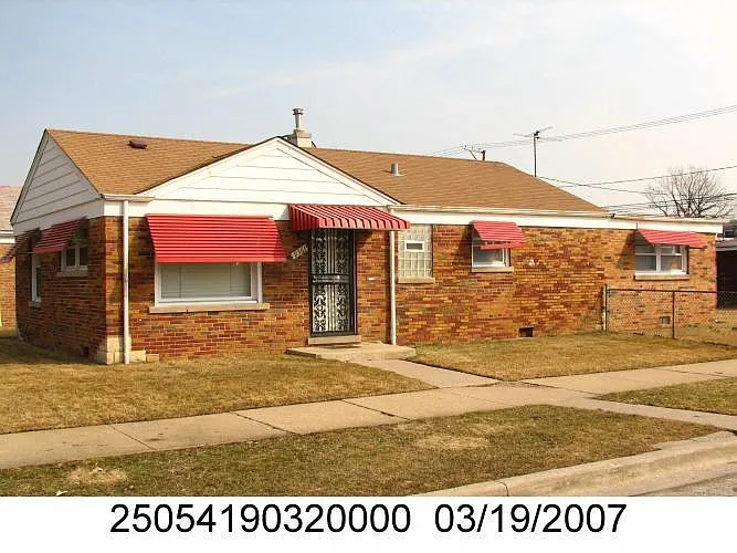 9361 S Green St photo 1