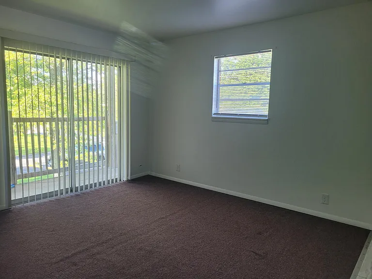 2200 S Illinois Ave #11 — Photo 5
