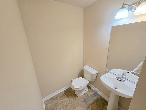 4th image of 1423 Oliver Ave
