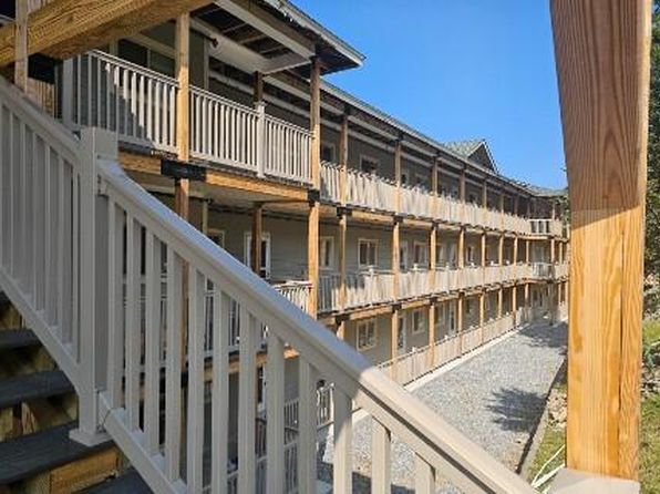 305C Summit Snowshoe, Dunmore, WV 24934