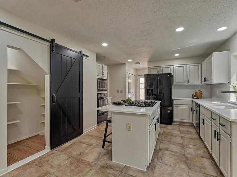 71 Breezy Point Pl — Photo 20