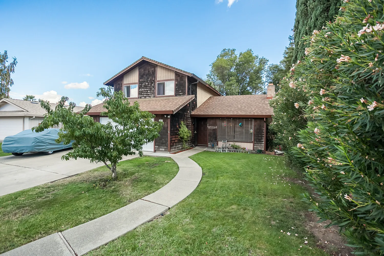 2864 Higgins Rd photo 1