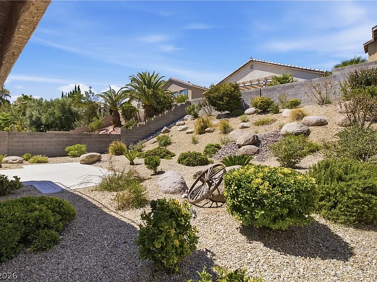 2137 Crestline Falls Pl — Photo 45