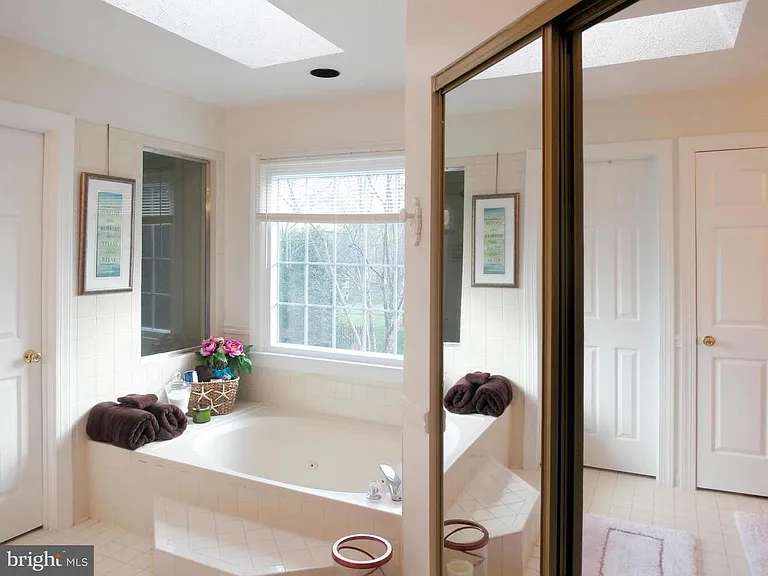 2657 Meadow Hall Dr — Photo 19
