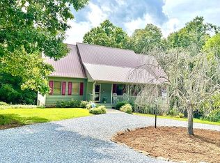 137 E Otter Ridge Dr, Goode, VA 24556