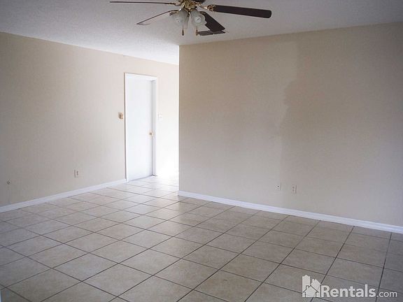 2nd image of 360 La Paz Dr