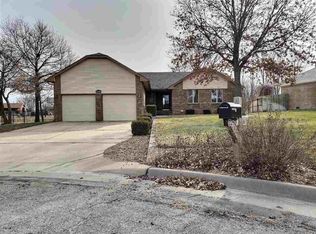 2240 S Linden Ct, Wichita, KS 67207