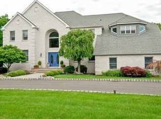 26 Hessian Rd, Belle Mead, NJ 08502