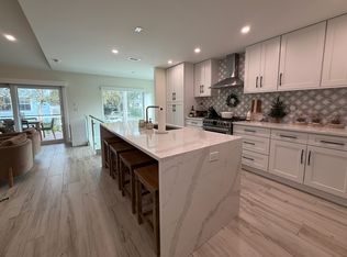 2103 Bartolome Rd, Neptune Beach, FL 32266