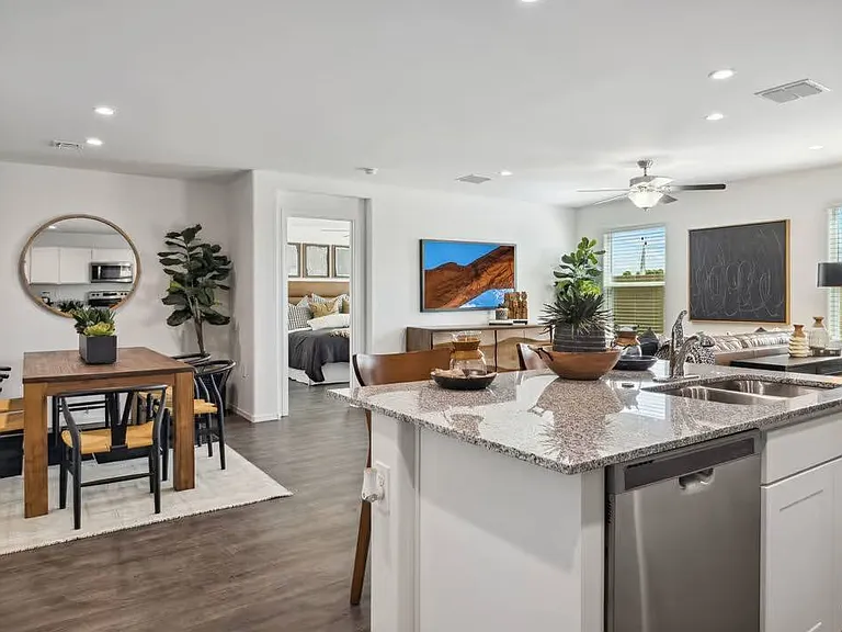 Solana Place at Carlton Commons — Photo 17