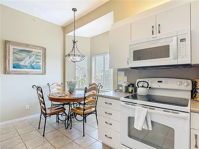 Pebble Creek Cir — Photo 10