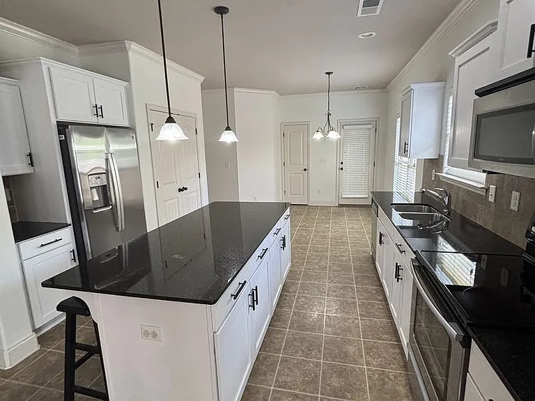 182 Sharpe St — Photo 10