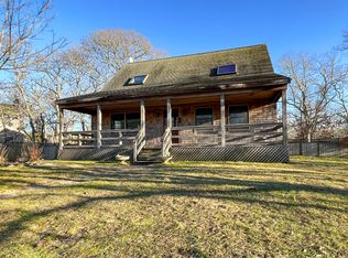77 20th St S, Edgartown, MA 02539