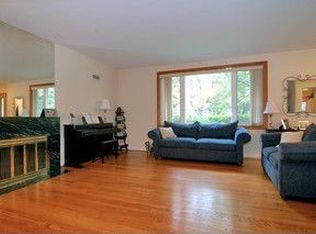 1025 S Aldine Ave, Park Ridge, IL 60068