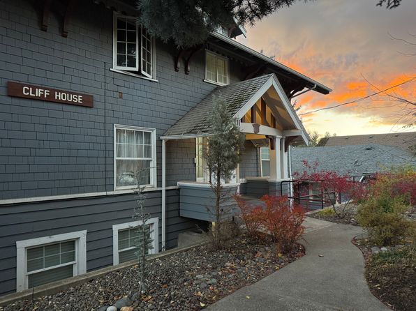 600 NE Maiden Ln APT 10