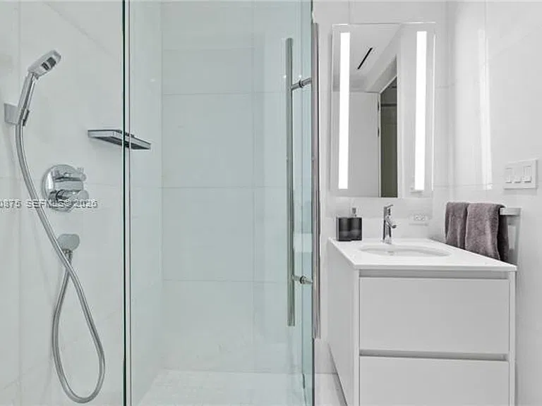 300 Biscayne Blvd #3104 — Photo 39
