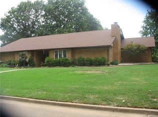 211 Kingsbury Dr, Muskogee, OK 74403
