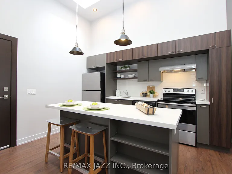 14 1/2 King St E #309 — Photo 7