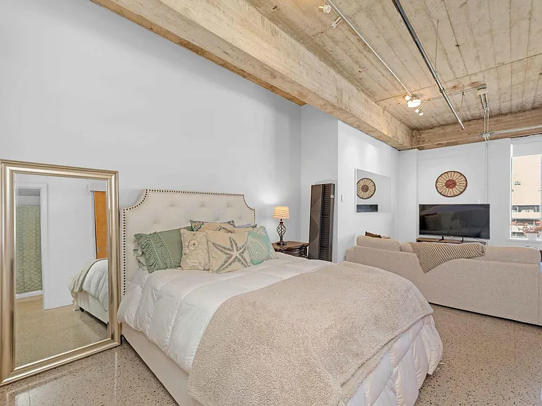 710 Colorado St #8C — Photo 14
