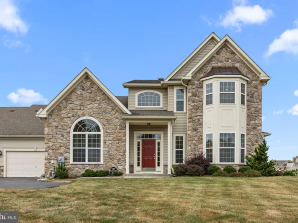 197 Willow Dr, Newtown, PA 18940