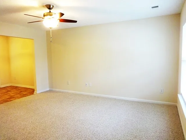 228 Trickle Dr — Photo 6