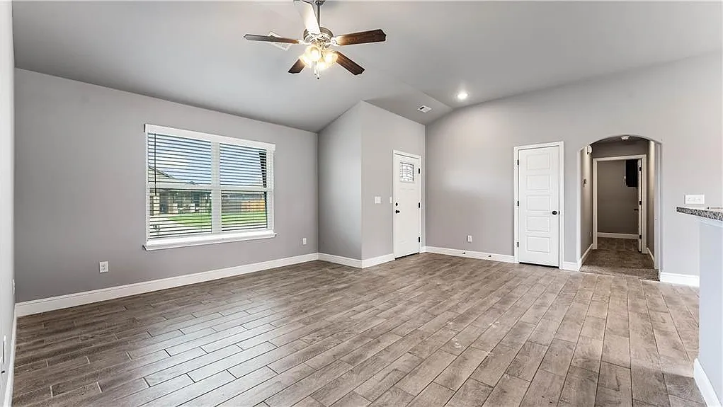 200 Post Oak Ave - 1 — Photo 3