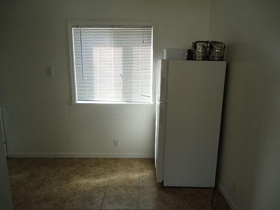 4th image of 1730 Jefferson Blvd APT 9