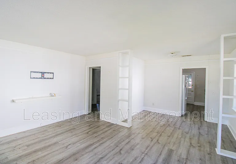 2104 Maybank Hwy — Photo 5