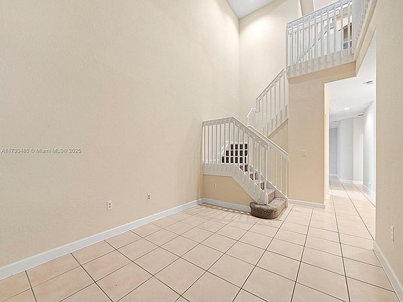 5th image of 1417 SE 26th Ave