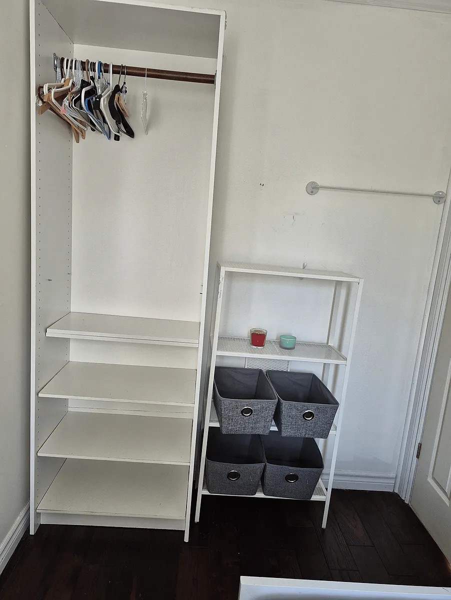 Bedroom B: $930 Private room with Single sized bed - Ranee Ave