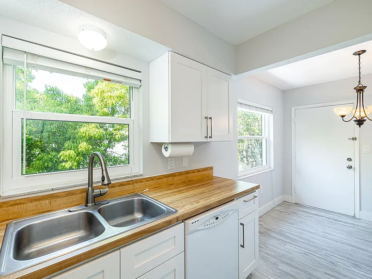 6950 Avenue Des Palais #2A — Photo 7