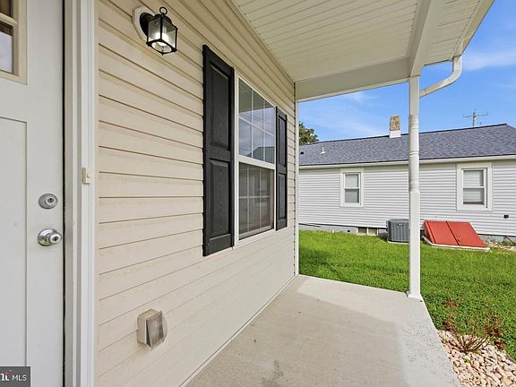 3rd image of 206 Wildel Ave