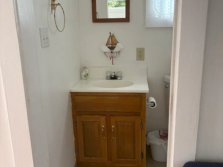 6 W Shore Rd — Photo 3