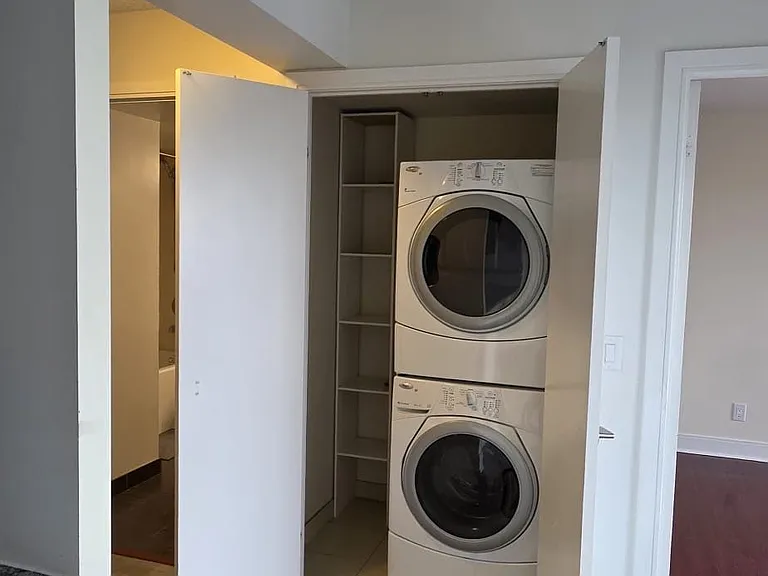 125 Village Green Sq #2807 — Photo 4