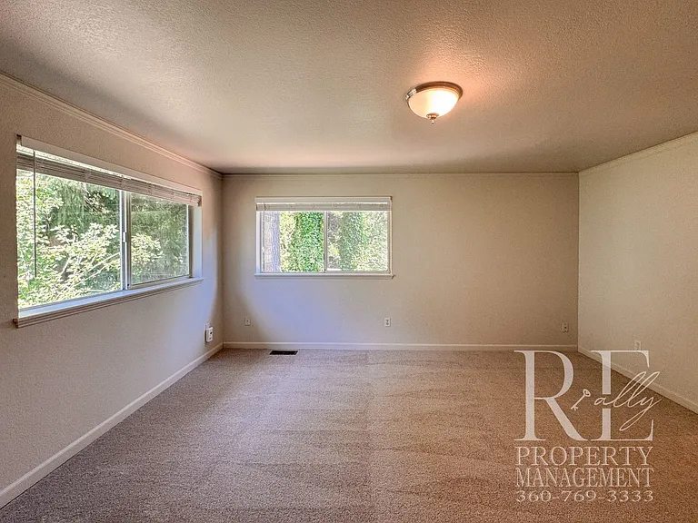 4618 NW Bernard St — Photo 36